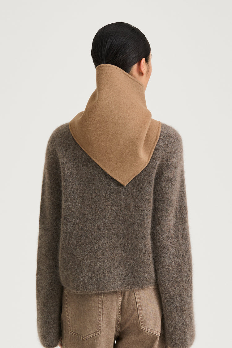 triangle wool scarf beige stylein trinity back