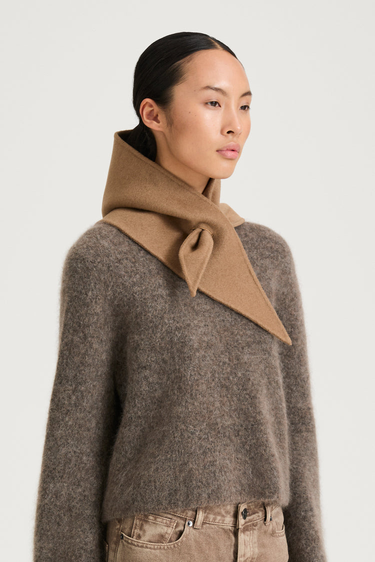 triangle wool scarf beige stylein trinity side