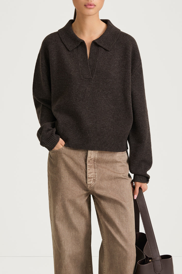 v-neck brown knitted sweater stylein harmony coffee close up