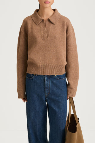 v-neck knitted sweater beige praline stylein harmony close up