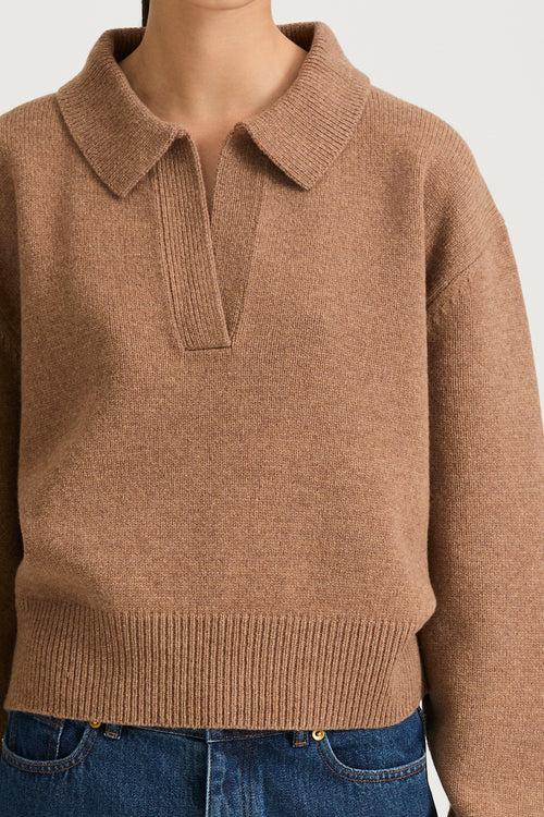 v-neck knitted sweater beige praline stylein harmony detail