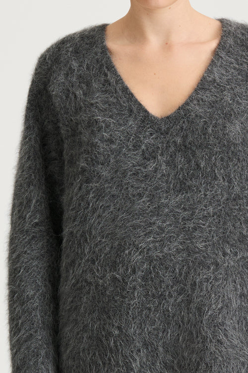 v-neck mohair sweater grey stylein liora detail