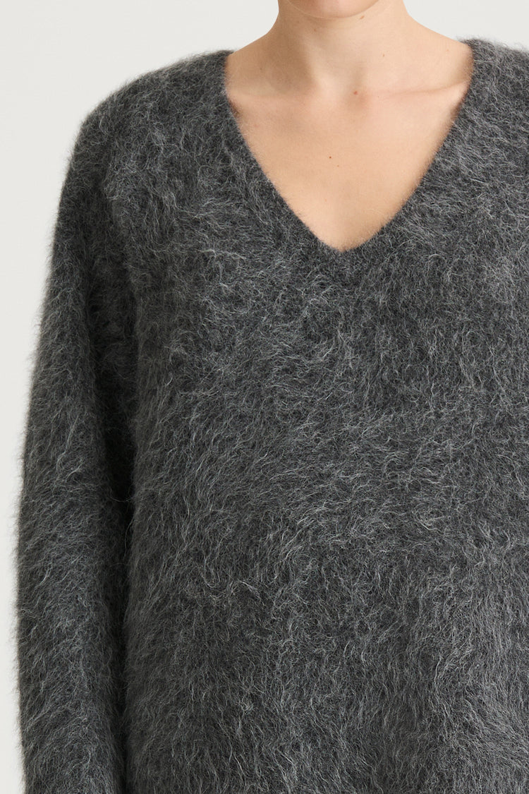 v-neck mohair sweater grey stylein liora detail