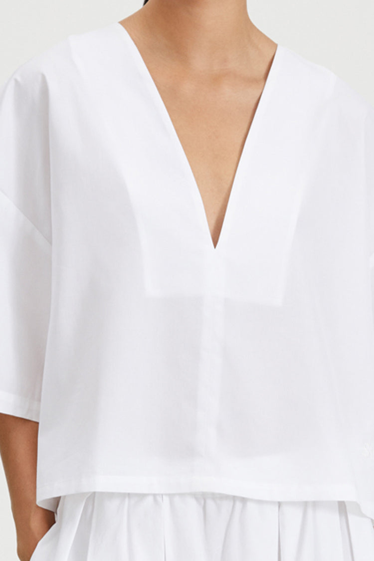 Julianna blouse voluminous cropped v neck short wide sleeves white stylein detail image