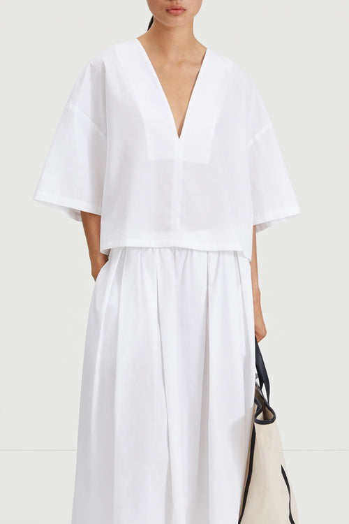 Julianna blouse voluminous cropped v neck short wide sleeves white stylein front image