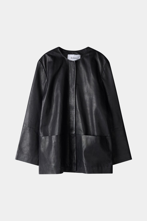 Black leather jacket stylein valencia front model image