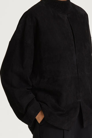black suede jacket stylein vana detail