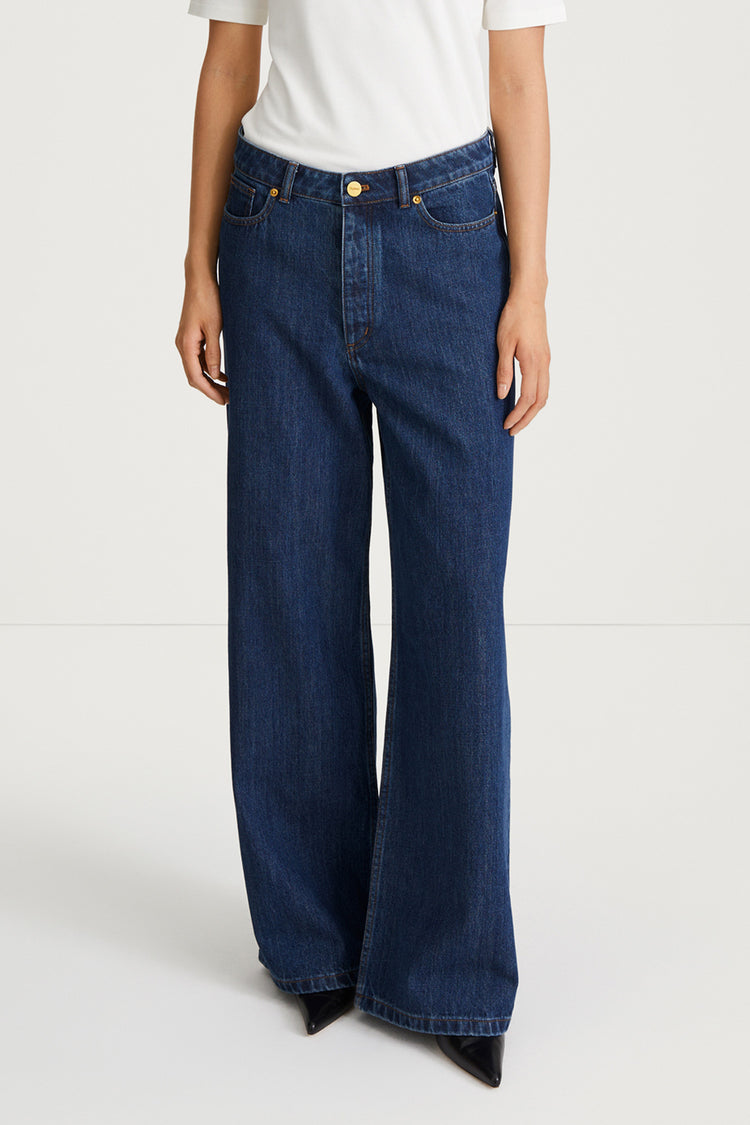 wide denim high-waist stylein kayne dark blue model image