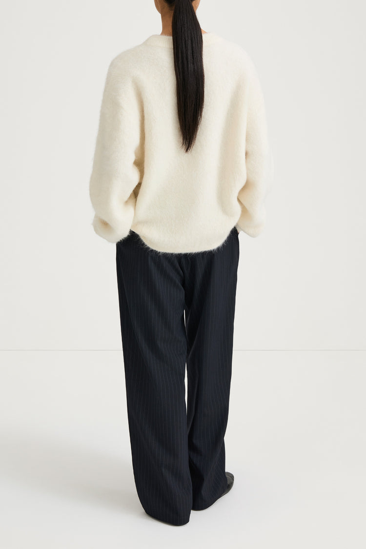 white alpacka knitted sweater stylein lorena back