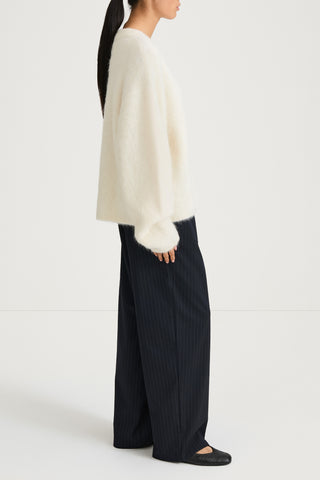 white alpacka knitted sweater stylein lorena side