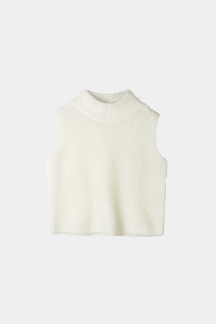 white sweater short sleeve stylein nellie packshot