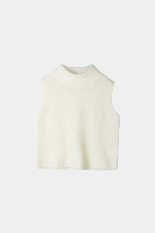 white sweater short sleeve stylein nellie front