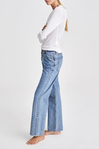 white longsleeve top stylein neapel side