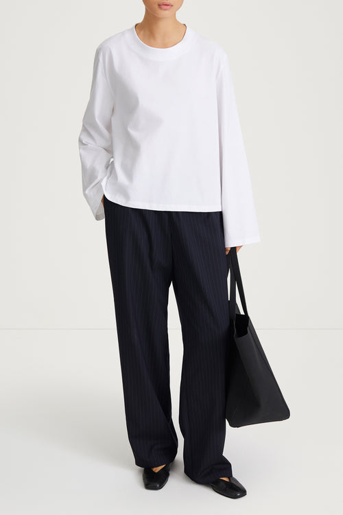 white longsleeve womenswear stylein joyce model image