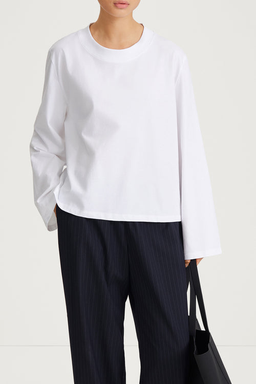 white longsleeve womenswear stylein joyce close up