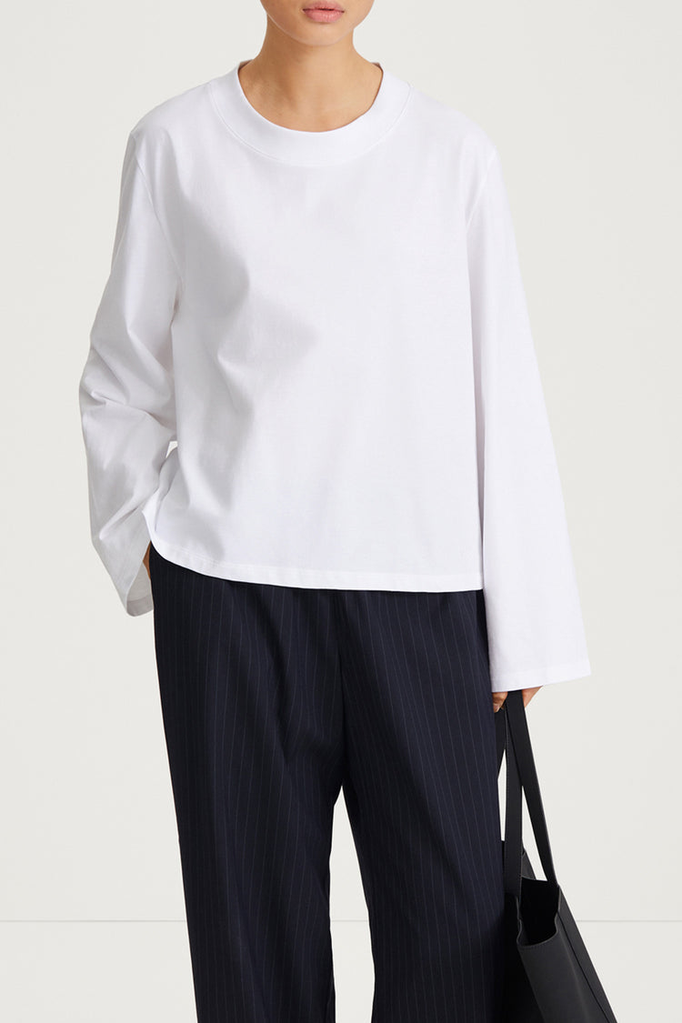 white longsleeve womenswear stylein joyce close up