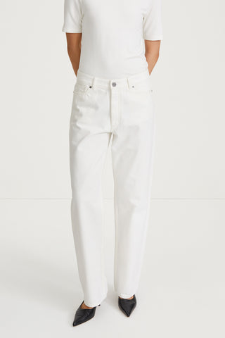 Kim denim loose fit mid waist voluminous overzised white stylein front image