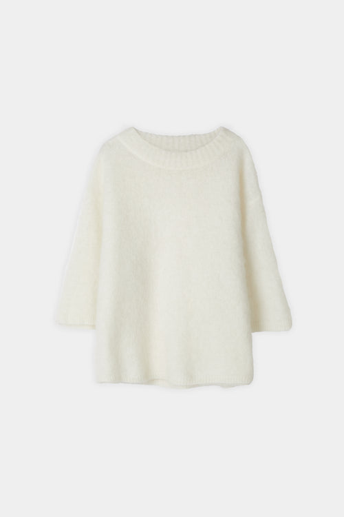 white mohair top nour stylein model image