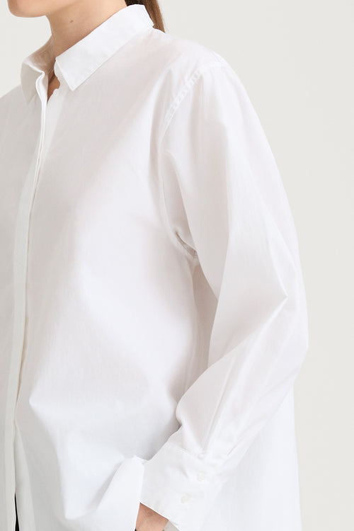 white oversized cotton shirt stylein janis detail