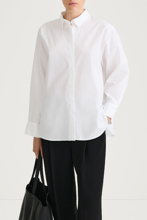 white oversized cotton shirt stylein janis close up