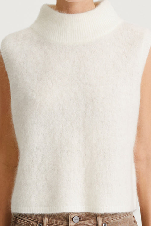 white sweater short sleeve stylein nellie detail