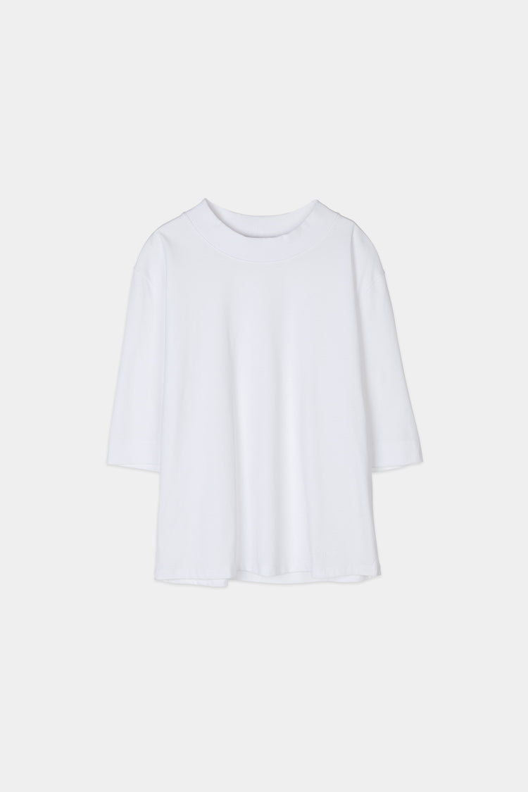 white oversized t-shirt stylein jemmy packshot