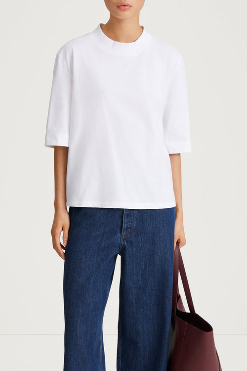 white tshirt cotton stylein jem close up