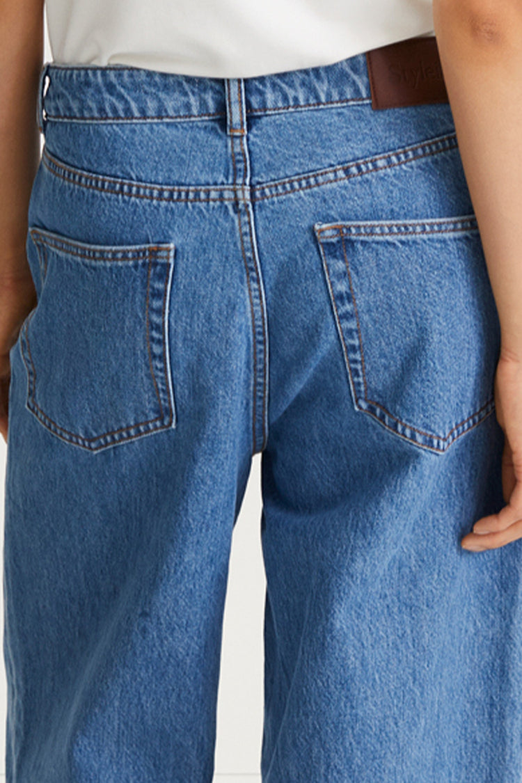 wide leg denim kayne stylein vintage blue detail