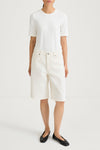 Wide leg high-waist denim jeans shorts stylein kayne ecru white model image front
