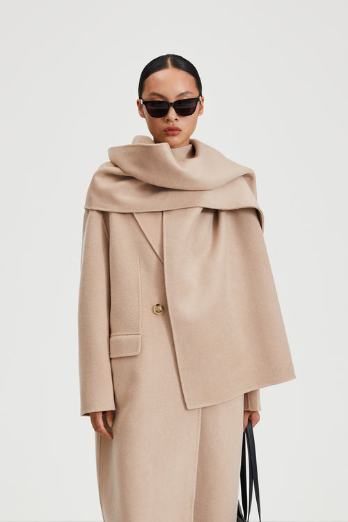 Tecla scarf wool blend hazelnut stylein front image