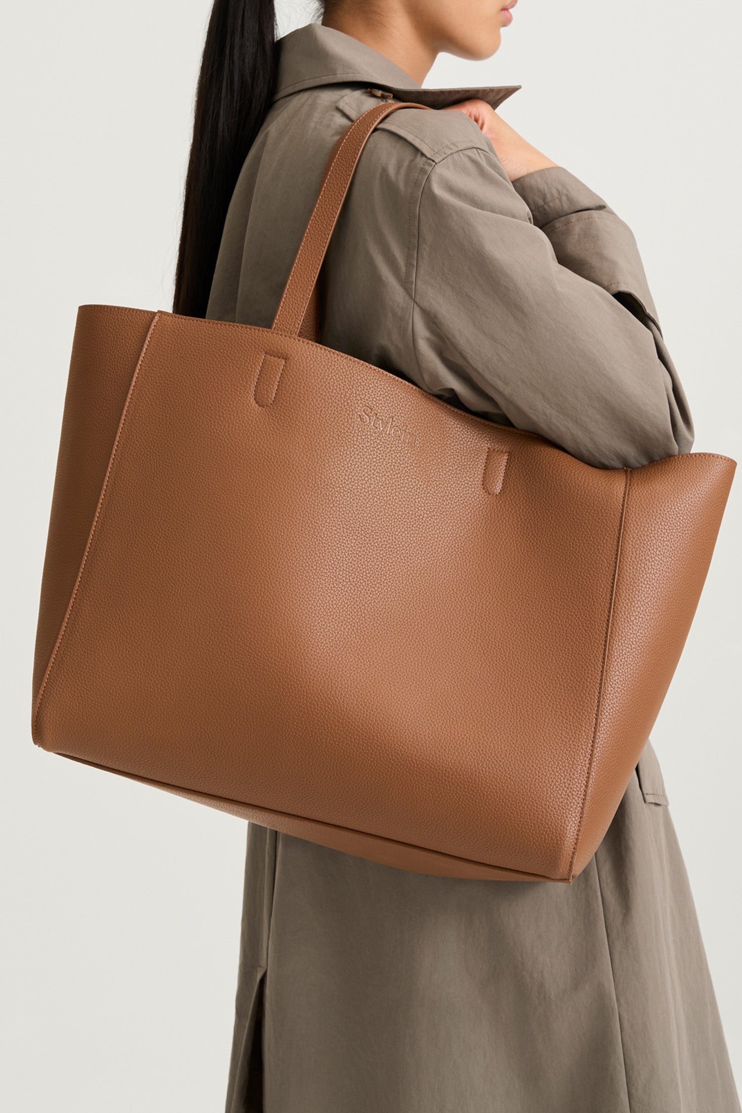 Yacht tote bag tan stylein model image 