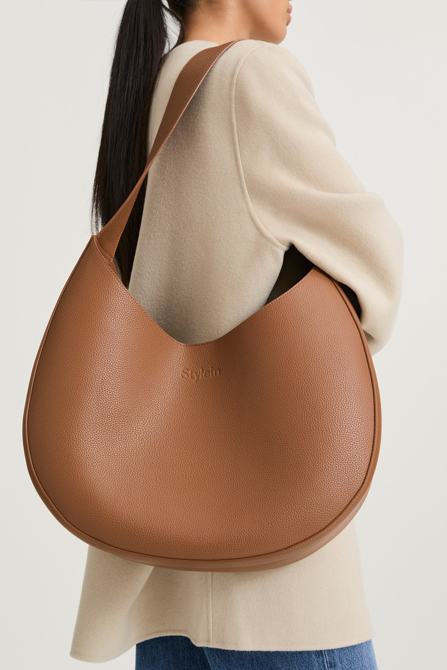 Yardly shoulder bag tan stylein model image