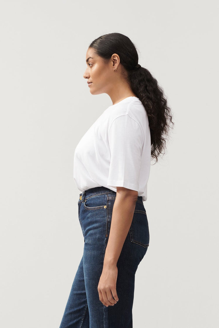 Jana is our signature t-shirt shaped to a fitted silhouette with a rounded neck, made from a beautiful soft cotton mix.