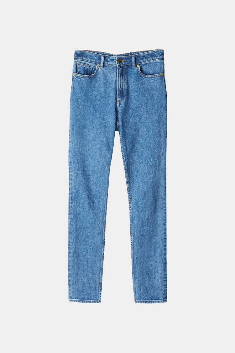 Katie is a pair of high waisted denim jeans with a slim fit and full length legs. They are true to size and made from a sustainable BCI cotton.