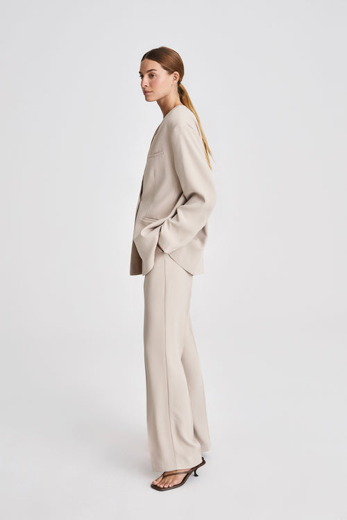 Bastian blazer thin shoulder pads wide silhouette crepe full length cream stylein side image