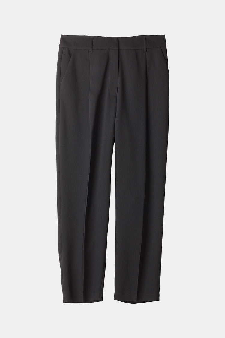 Berga trousers cropped slightly wide voluminous round shape black stylein packshot