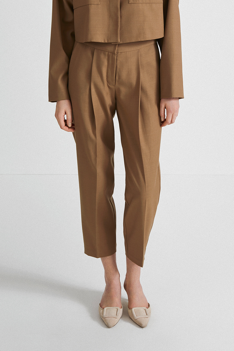 Bosa trousers voluminous cropped wool mix olive stylein front image