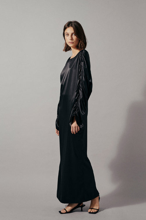 Maia dress maxi wide full length sleeves gathering detail shoulder seams rounded neckline belt waist black stylein side image