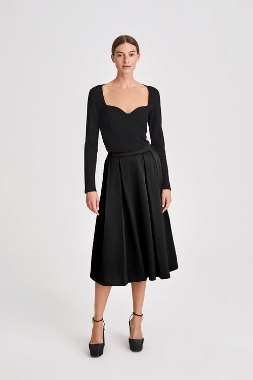 Moje skirt calf length box pleats a line black stylein front image