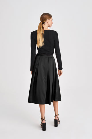 Moje skirt calf length box pleats a line black stylein back image