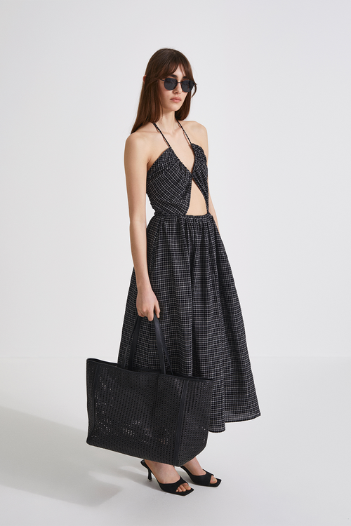 Janika dress cut out front midi seersucker gathered skirt smock detail back black stylein side image