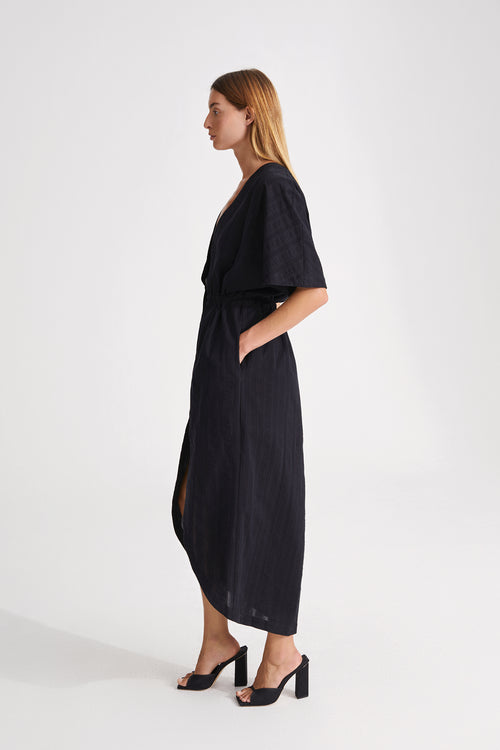 Jolanta dress kaftan dress kimono sleeves figure pleasing silhouette elastic string black stylein side image