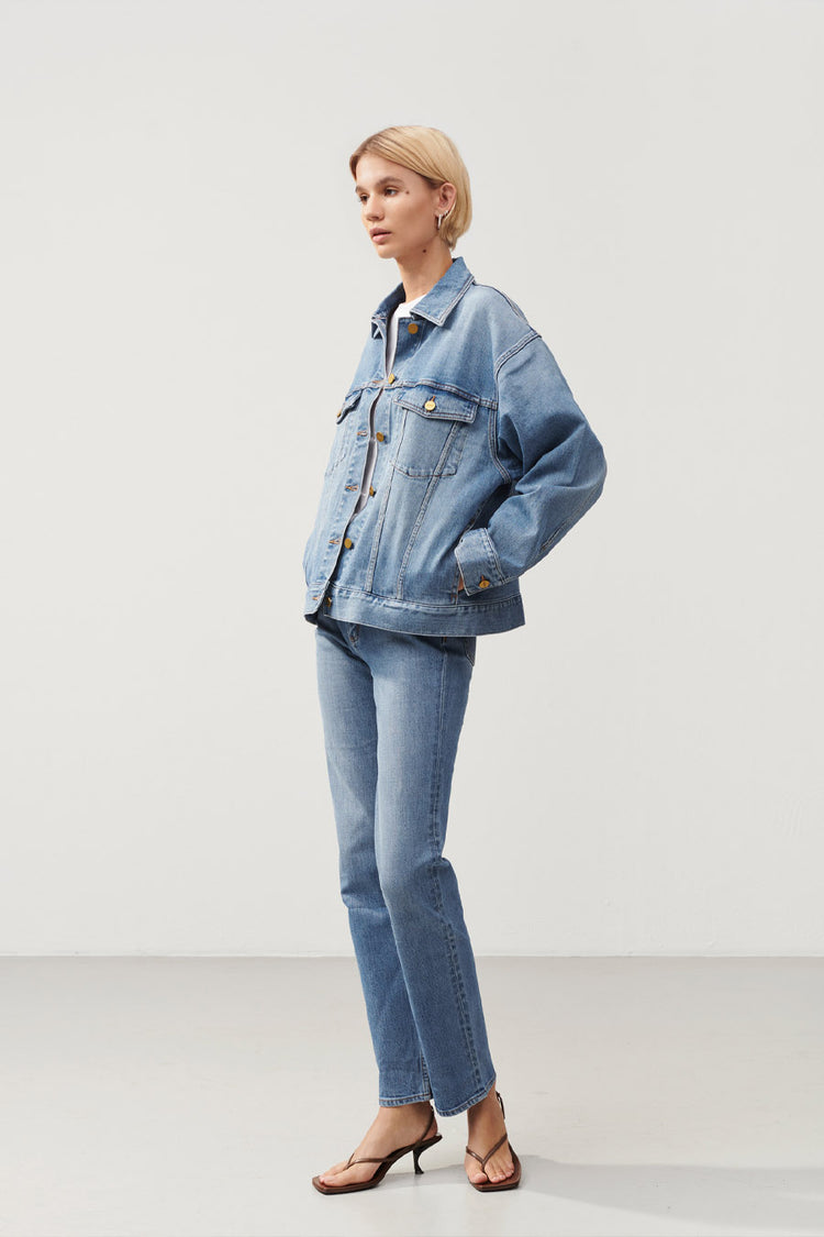 Kirsten oversized denim jacket dropped shoulders long sleeves blue stylein side image