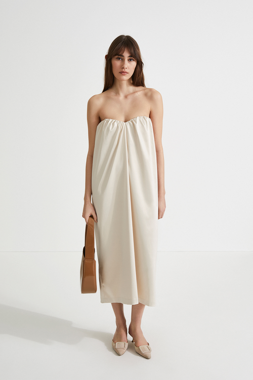 Male dress midi bandeau heart shaped bust shiny garment cream stylein front image